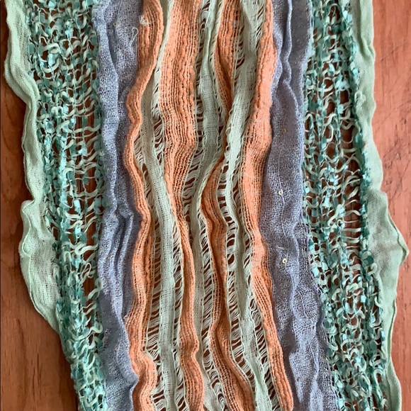 Spring/Summer scarf - Picture 3 of 3